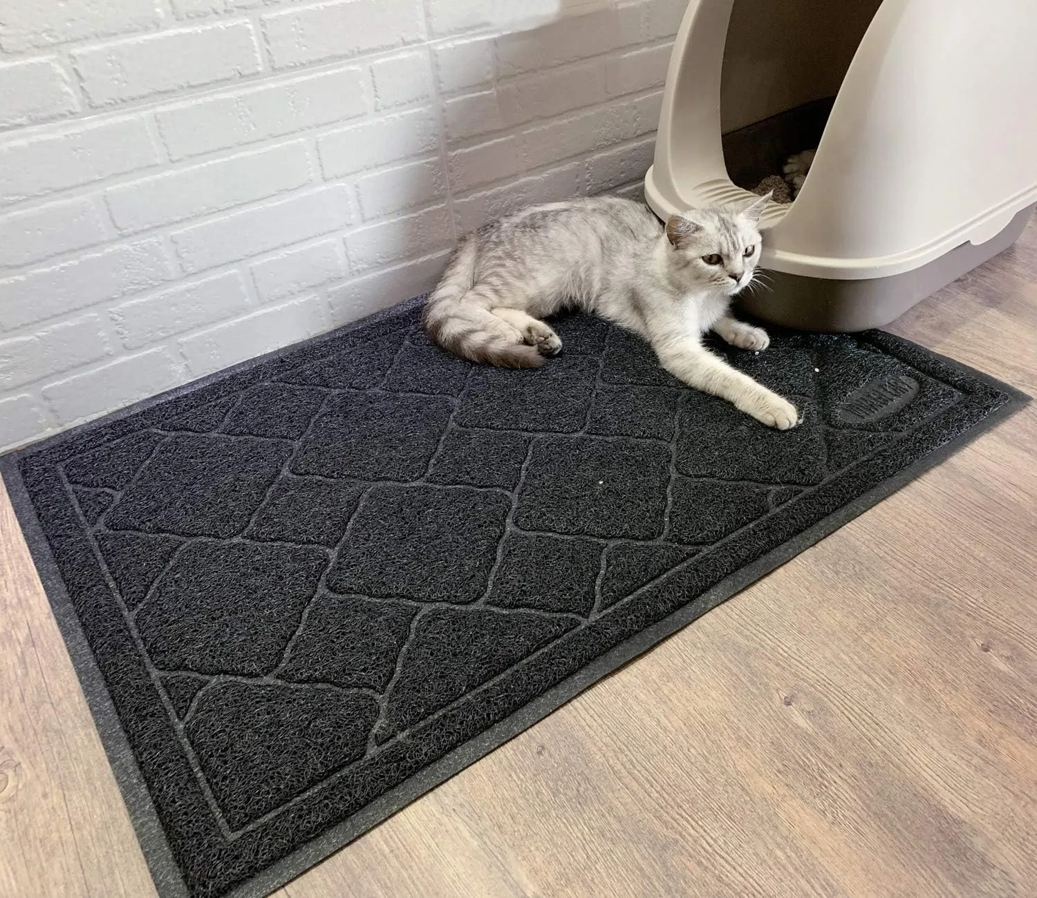 VIVAGLORY Cat Litter Tray Mat, Durable Box Mat, 35"23" Stay in Place, Keep Floors Clean, Traps Litter, Black-Chic Pattern